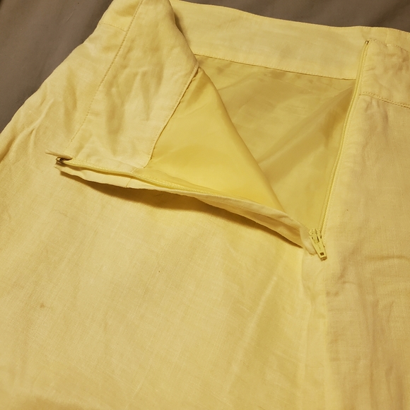 Ladies skirt - Picture 2 of 5